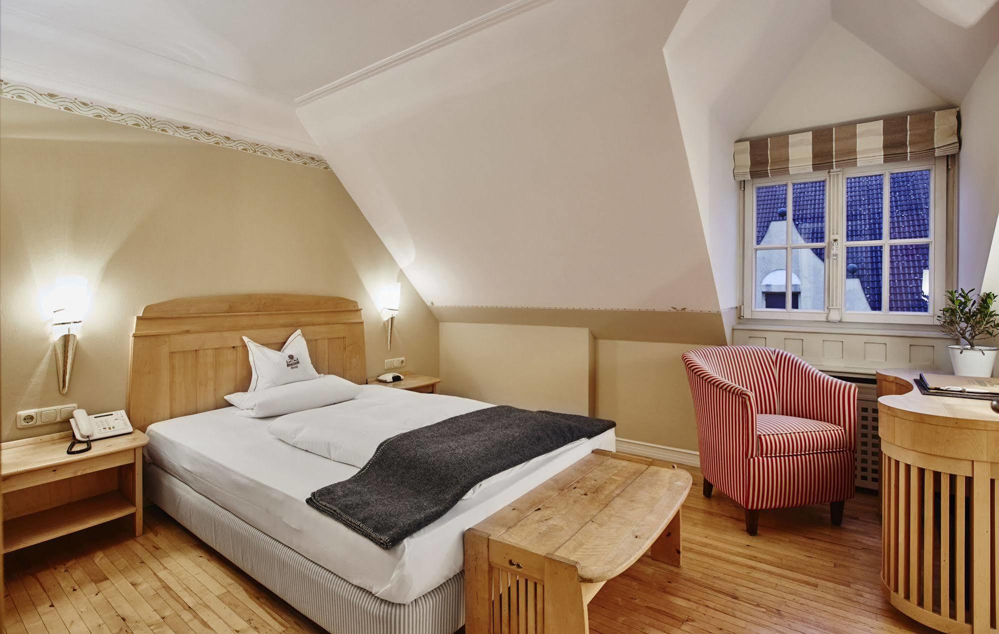 Hotel Gutsgasthof Stangl Vaterstetten Zewnętrze zdjęcie
